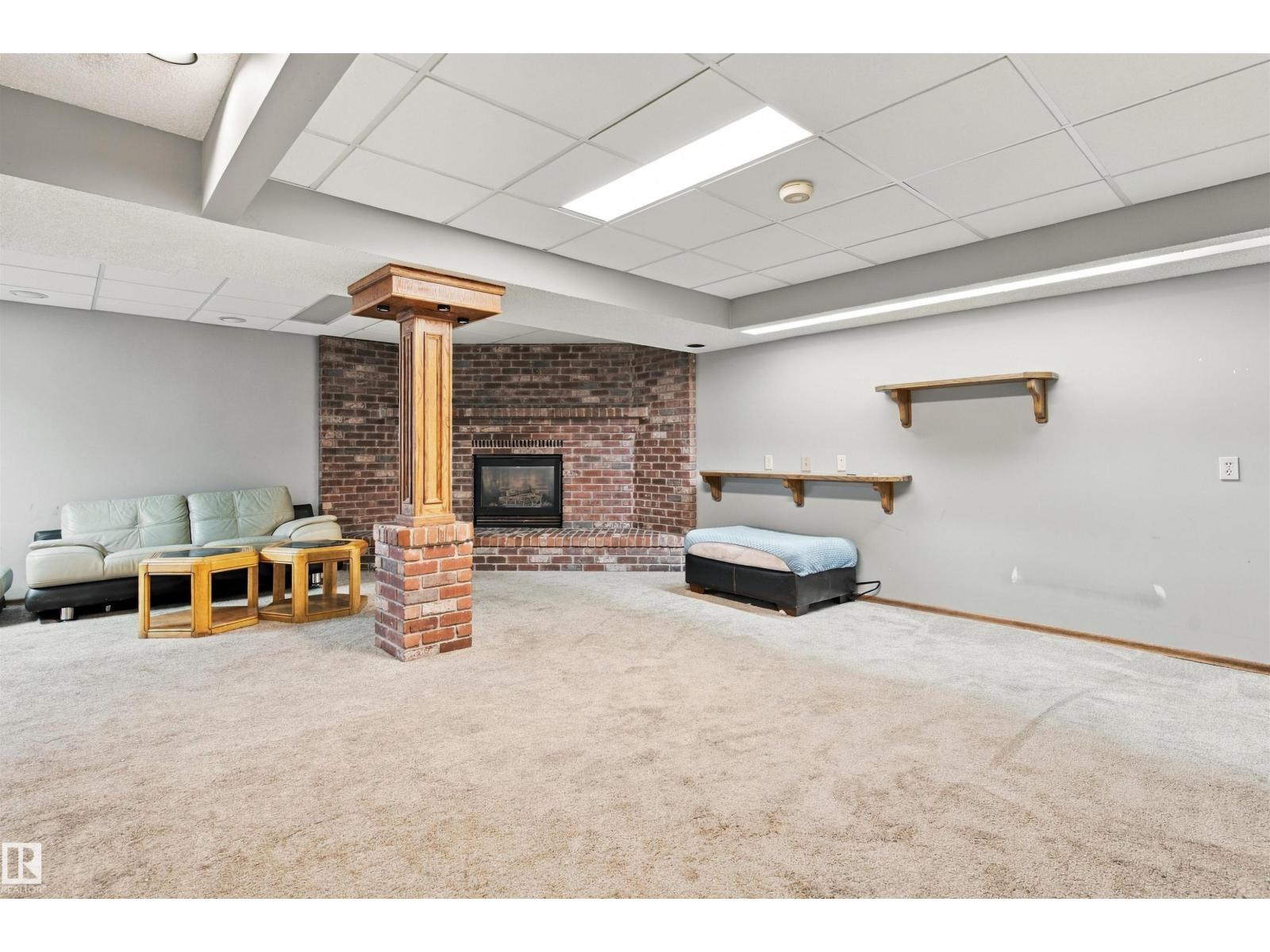 3224 89 ST NW