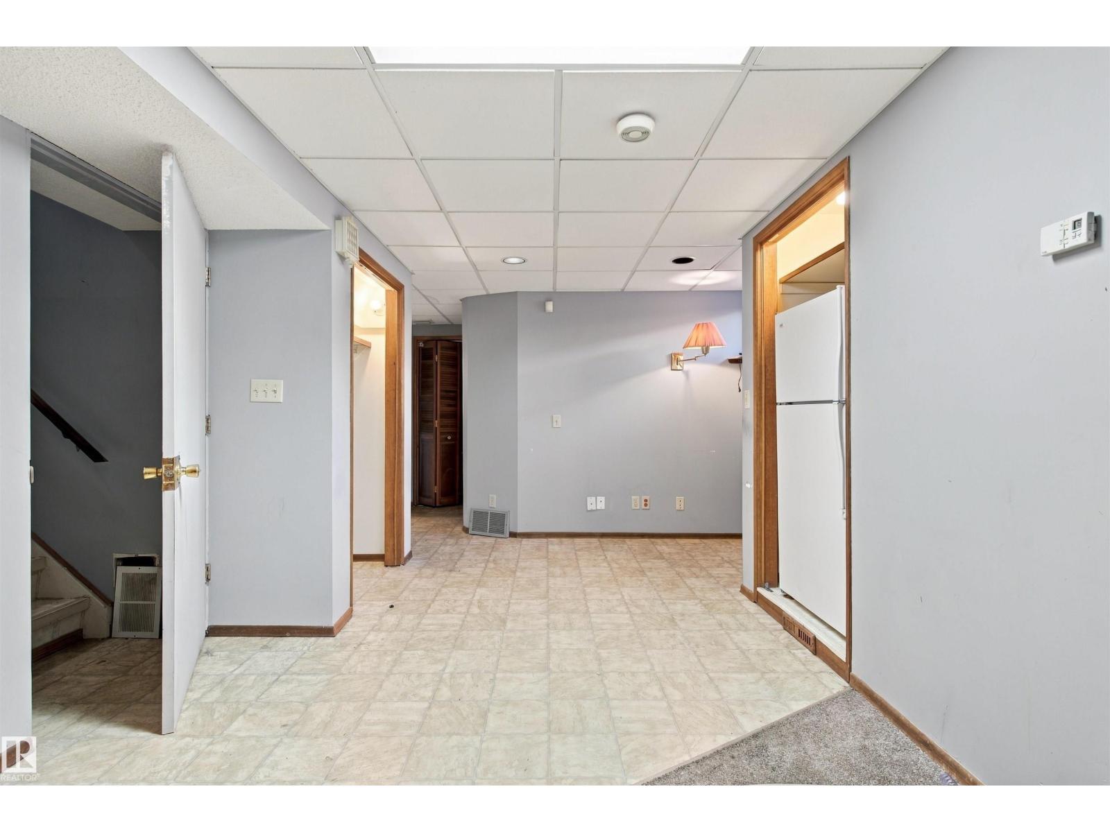 3224 89 ST NW