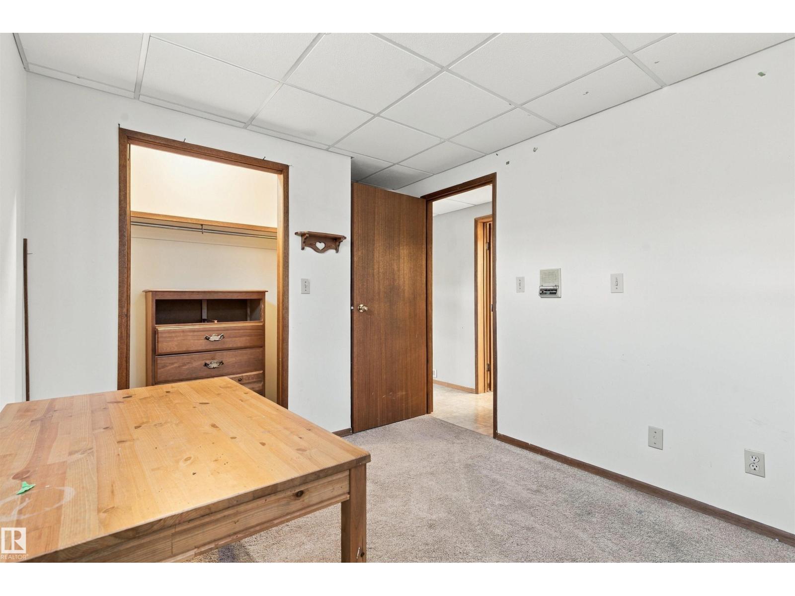 3224 89 ST NW