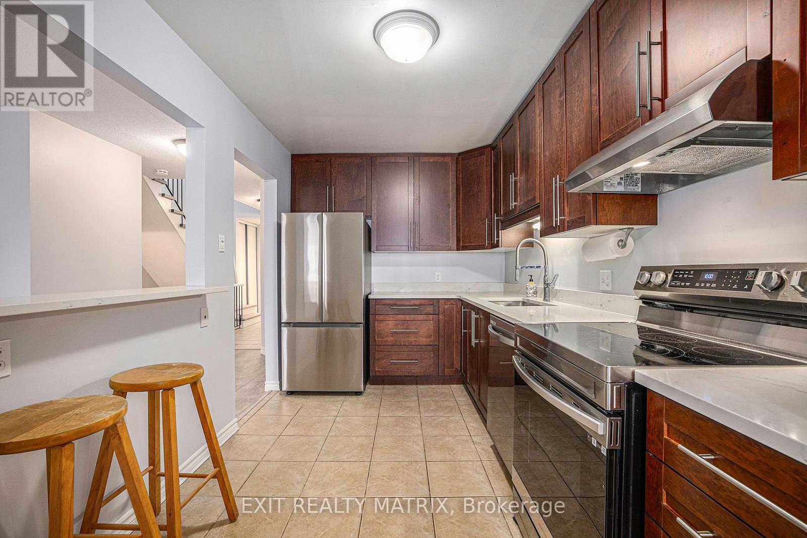 24 Oakhaven Private, Ottawa, Ontario  K1K 4K1 - Photo 3 - X14084358
