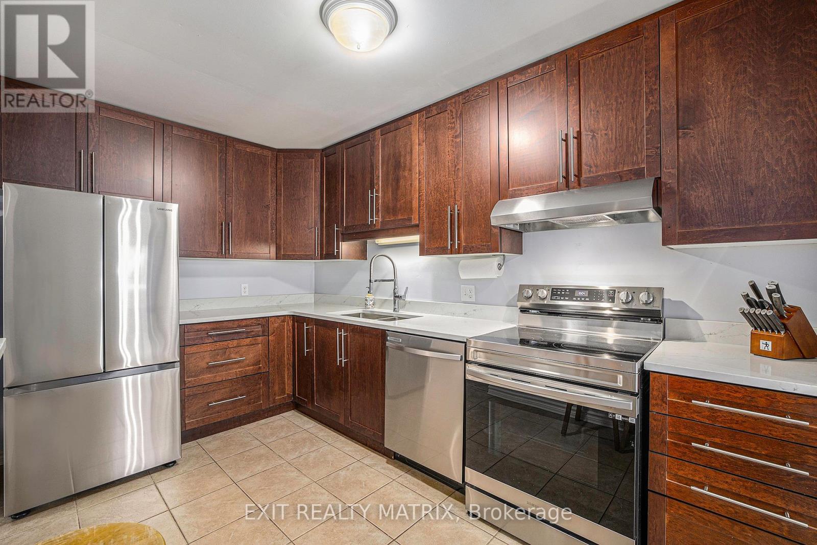24 Oakhaven Private, Ottawa, Ontario  K1K 4K1 - Photo 4 - X14084358