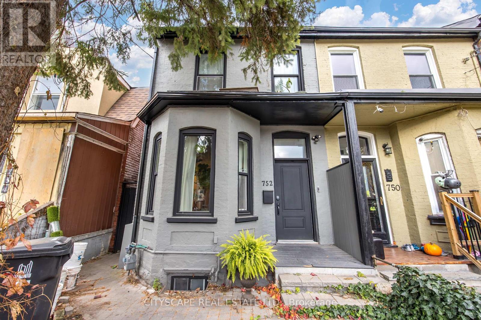 Main - 752 Richmond Street W, Toronto, Ontario M6J 1C5 - Photo 1 - C14084322