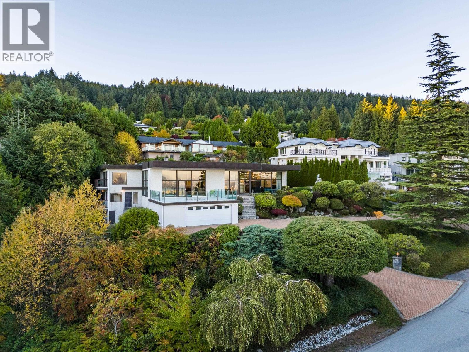 1439 Sandhurst Place, West Vancouver, British Columbia  V7X 2P4 - Photo 8 - R3175886