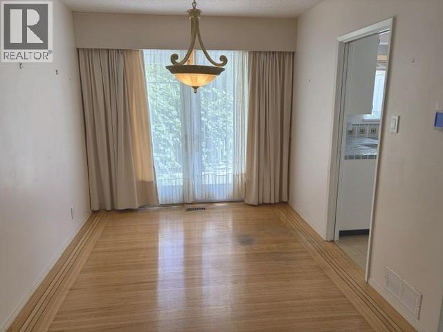 1074 BAYVIEW DRIVE