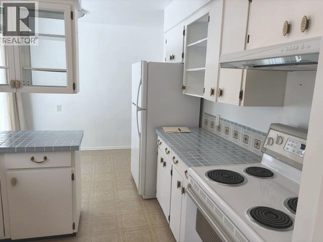 1074 BAYVIEW DRIVE