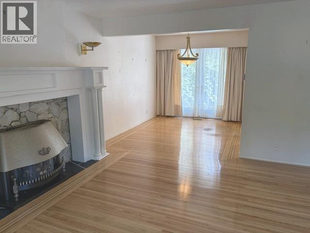 1074 BAYVIEW DRIVE