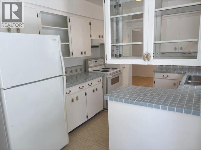 1074 BAYVIEW DRIVE