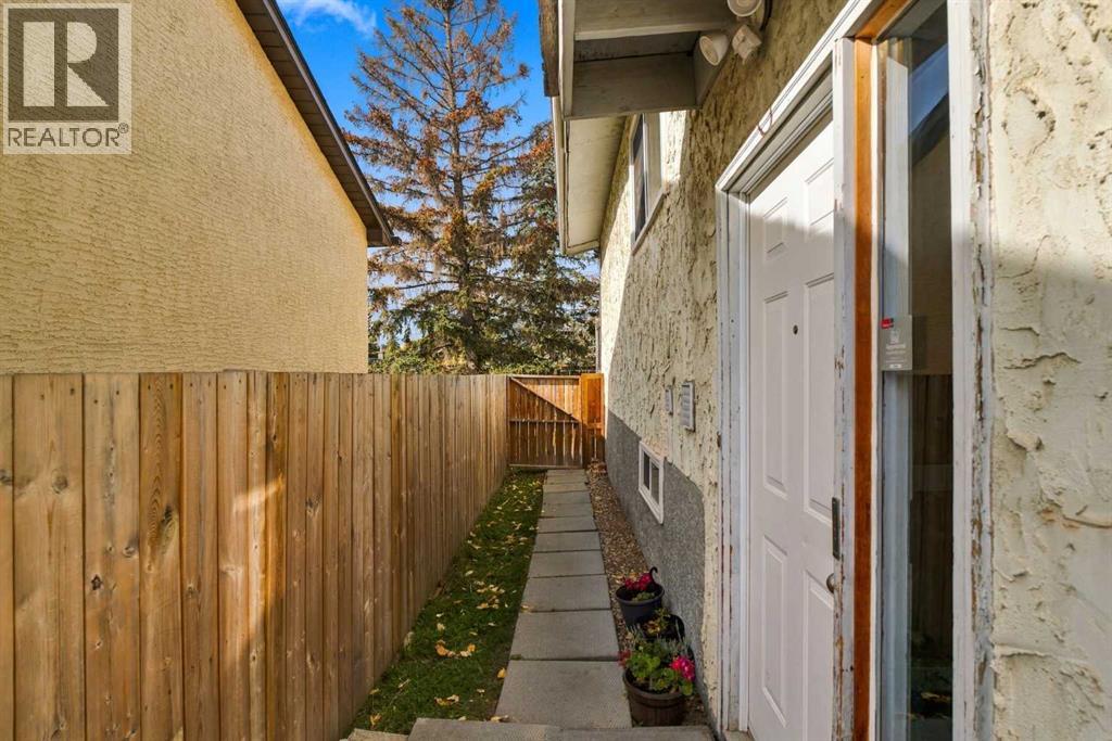 4646 80 Street Nw, Calgary, Alberta  T3B 2P3 - Photo 3 - A2350880