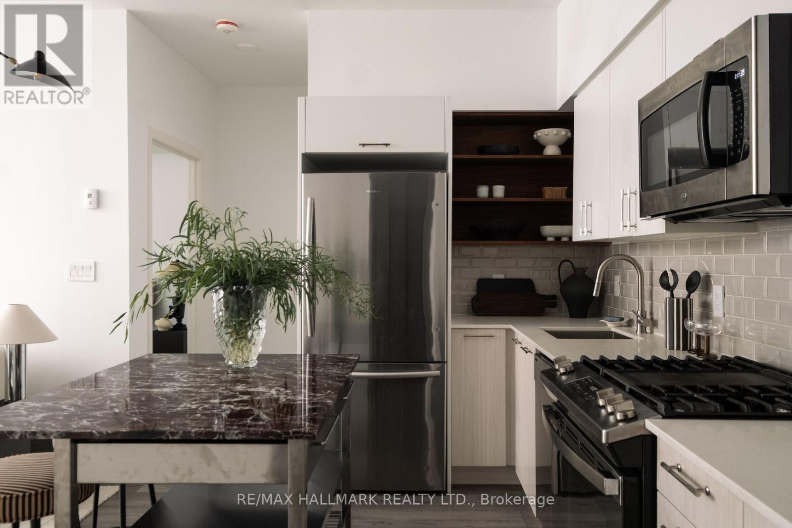 406 - 385 Osler Street N, Toronto, Ontario  M6N 0B2 - Photo 2 - W14083594