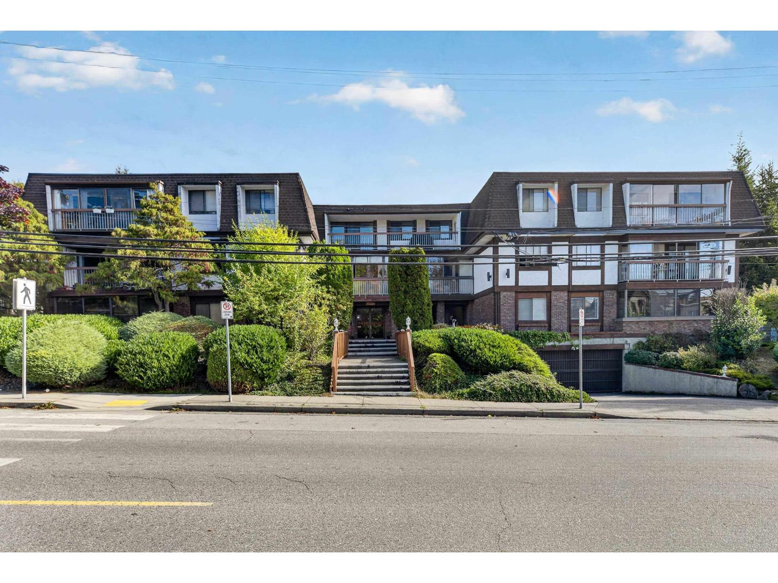 304 1444 Martin Street, Surrey, British Columbia  V4B 3W7 - Photo 2 - R3174414