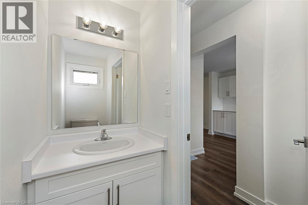20 Anna Capri Drive Unit# 3, Hamilton, Ontario  L8W 1M6 - Photo 9 - 40871795