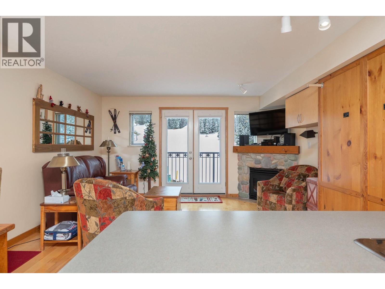 9808 Silver Star Road Unit# 202, Silver Star, British Columbia  V1B 3X4 - Photo 13 - 10402750