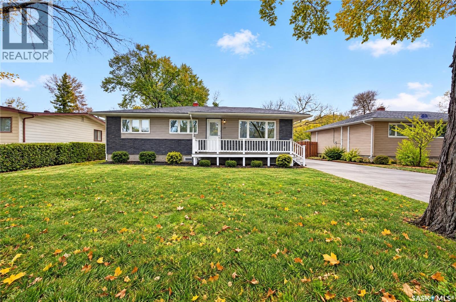 21 Dunning Crescent, Regina, Saskatchewan  S4S 3V9 - Photo 1 - SK051177