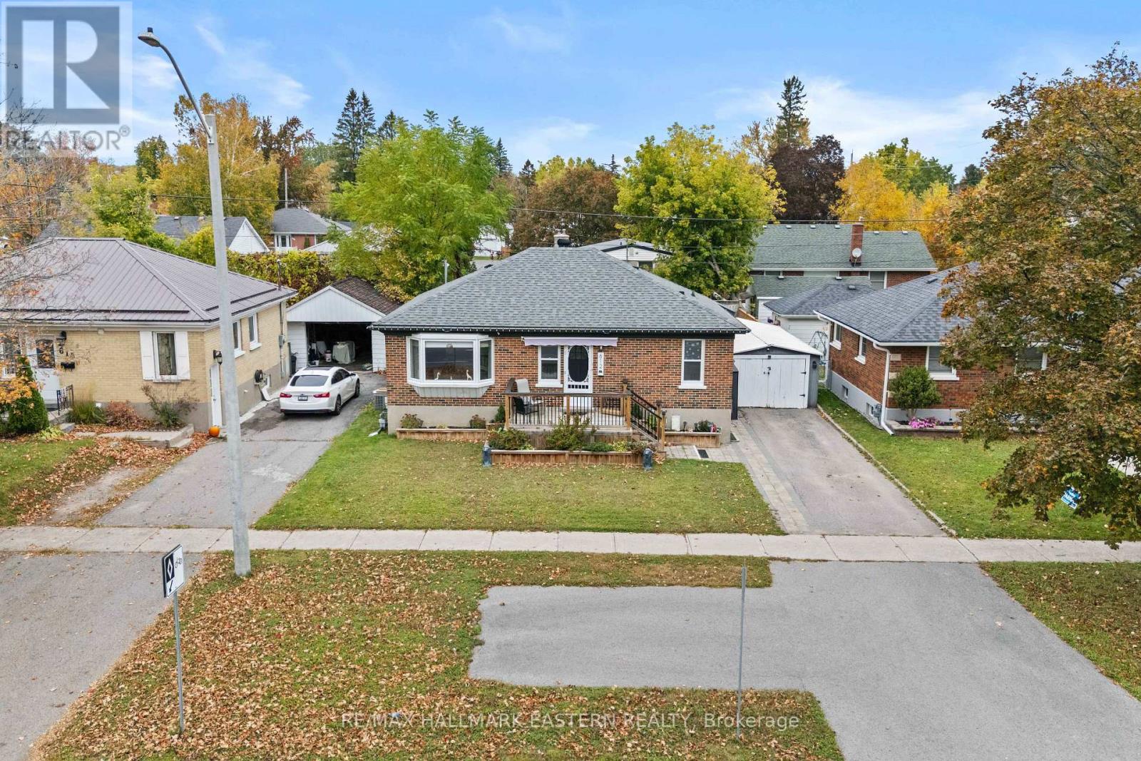 612 Crawford Drive, Peterborough (Otonabee Ward 1), Ontario  K9J 3W7 - Photo 2 - X14084414