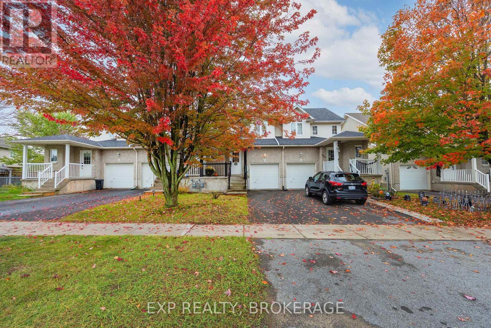 702 Maclean Court, Kingston (Kingston East (Incl Barret Crt)), Ontario  K7K 7L8 - Photo 2 - X14084372