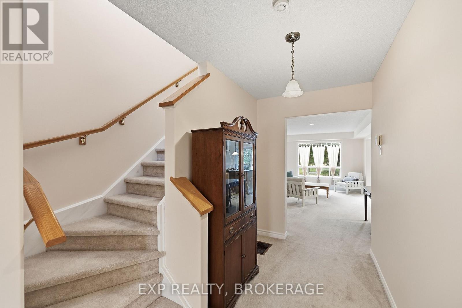 702 Maclean Court, Kingston (Kingston East (Incl Barret Crt)), Ontario  K7K 7L8 - Photo 7 - X14084372
