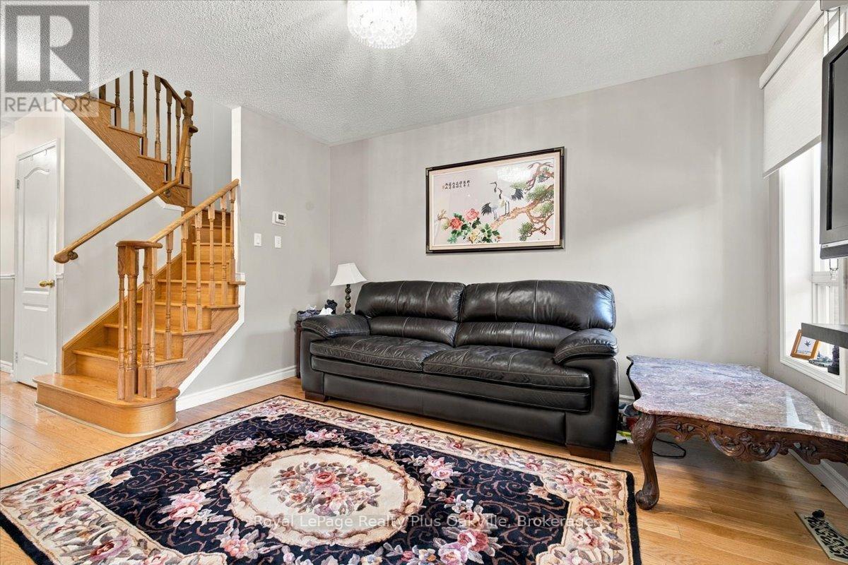 5537 Linwell Place, Mississauga (Churchill Meadows), Ontario  L5M 6L7 - Photo 7 - W14084446