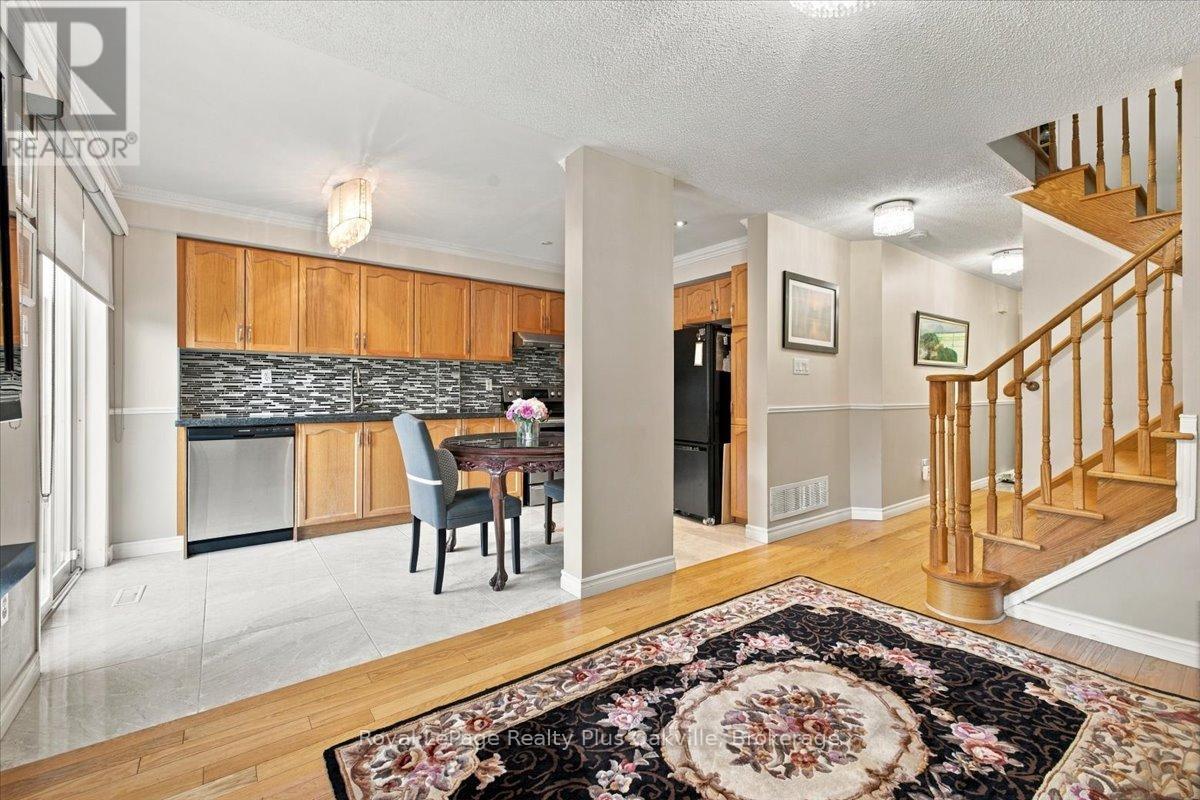 5537 Linwell Place, Mississauga (Churchill Meadows), Ontario  L5M 6L7 - Photo 8 - W14084446