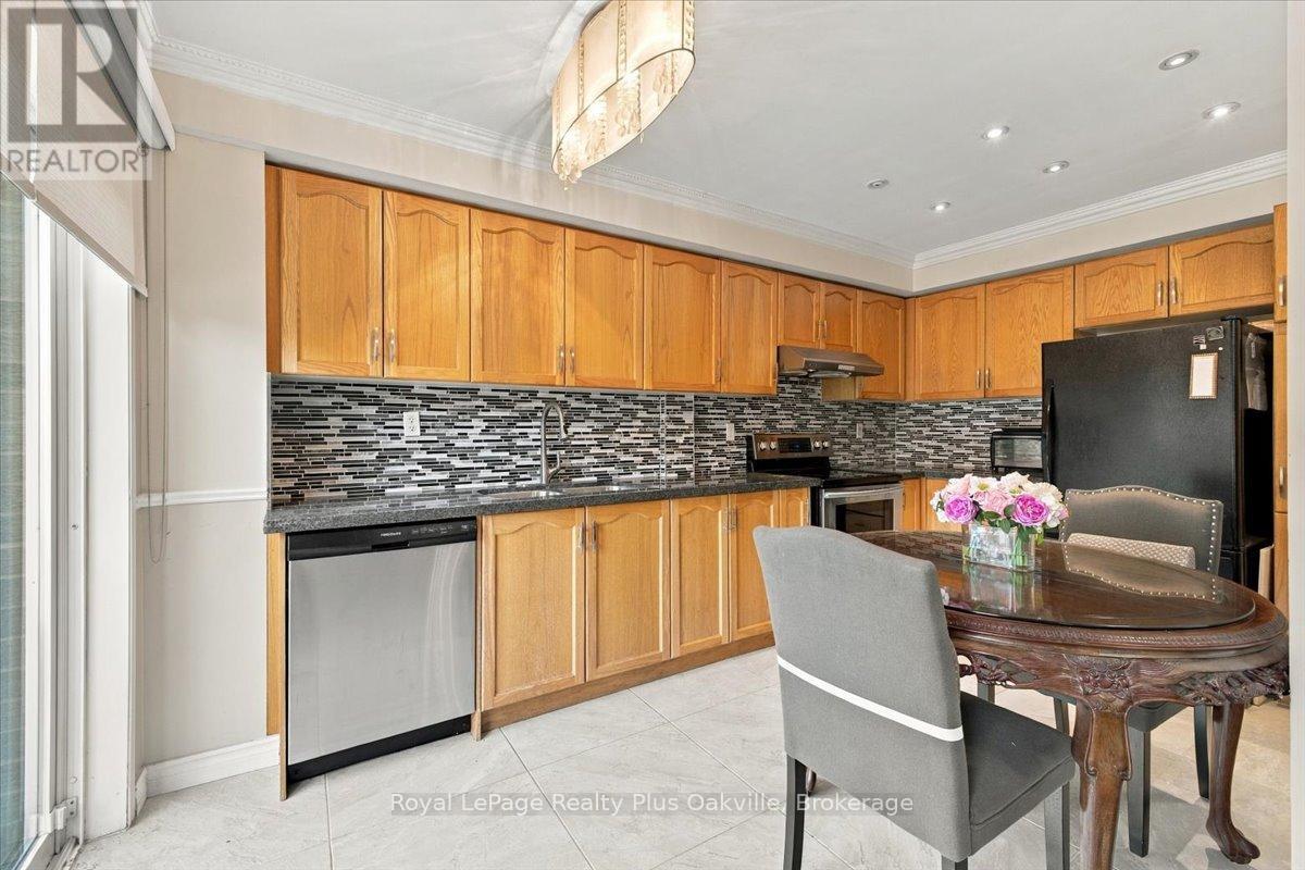 5537 Linwell Place, Mississauga (Churchill Meadows), Ontario  L5M 6L7 - Photo 9 - W14084446