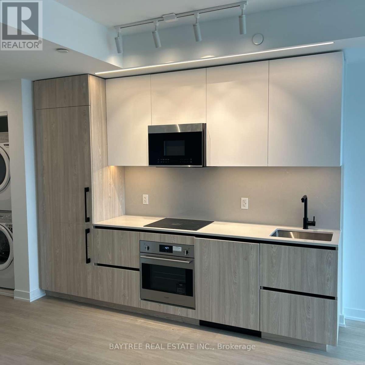 1015 - 699 Sheppard Avenue E, Toronto, Ontario M2K 0J5 - Photo 1 - C14084422