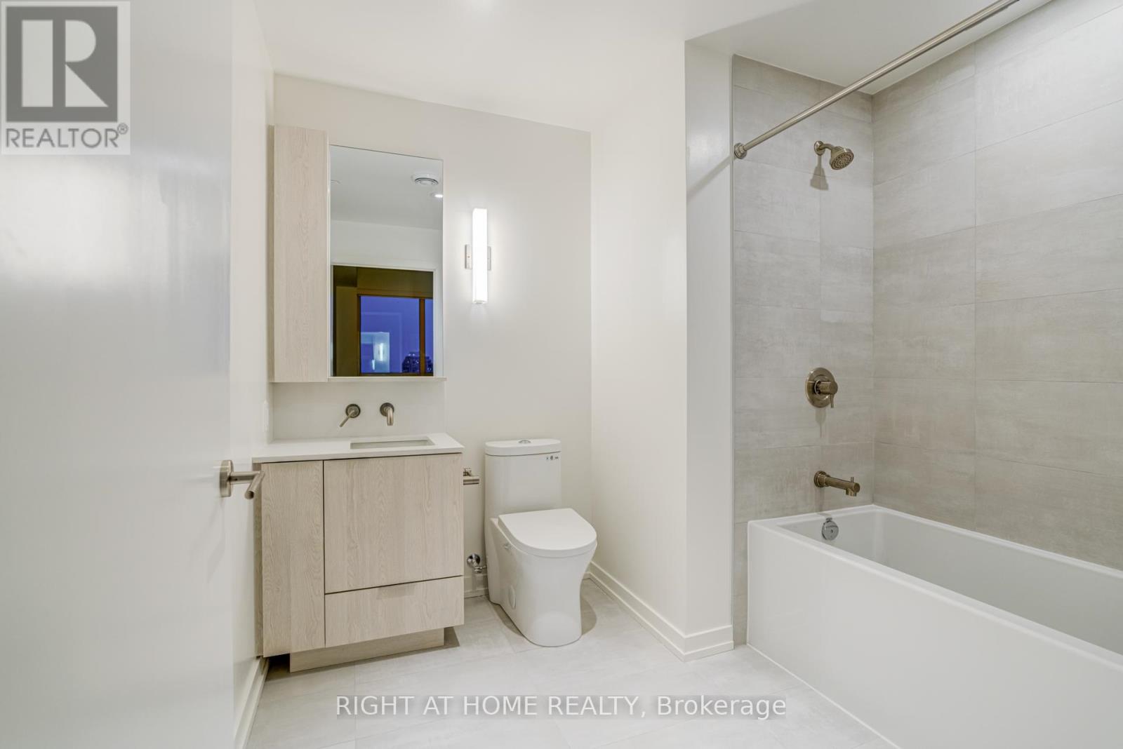 2403s - 110 Broadway Avenue, Toronto (Mount Pleasant West), Ontario  M4P 1V7 - Photo 19 - C14084458