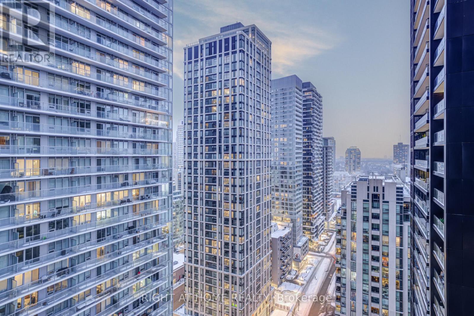 2403s - 110 Broadway Avenue, Toronto (Mount Pleasant West), Ontario  M4P 1V7 - Photo 27 - C14084458