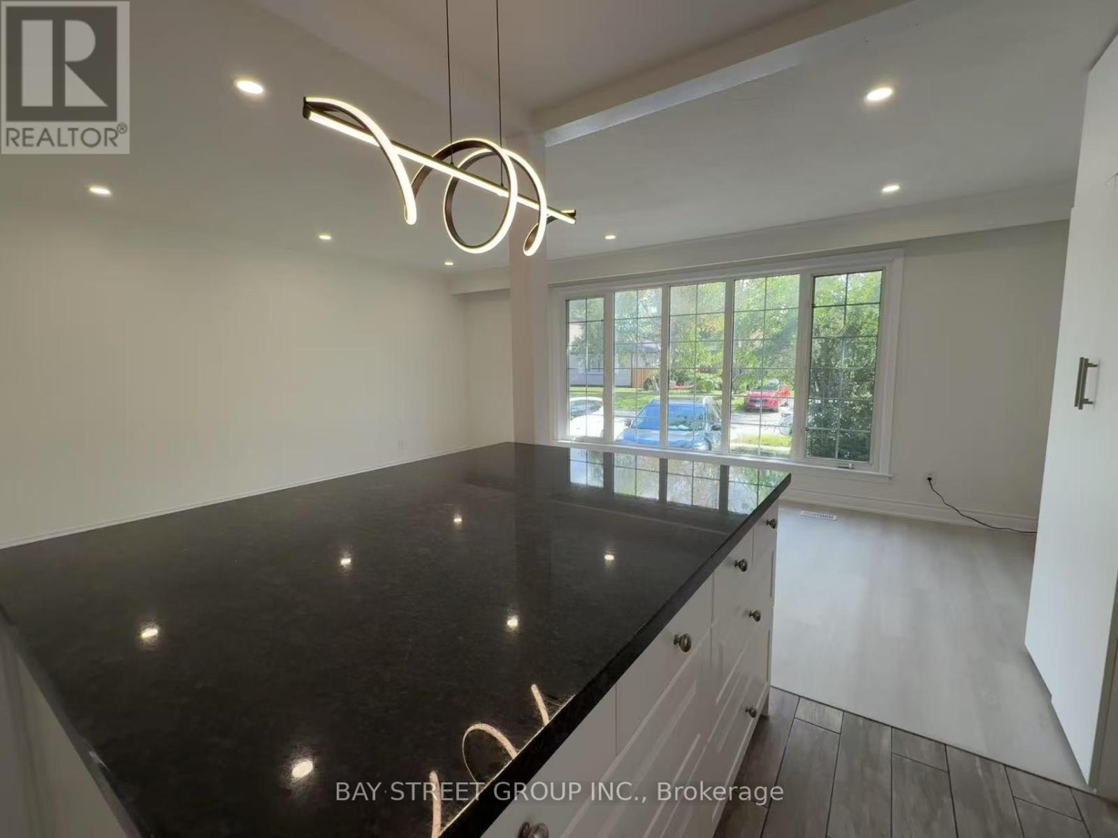 517 Lynett Crescent, Richmond Hill (Crosby), Ontario  L4C 2V8 - Photo 9 - N14084366