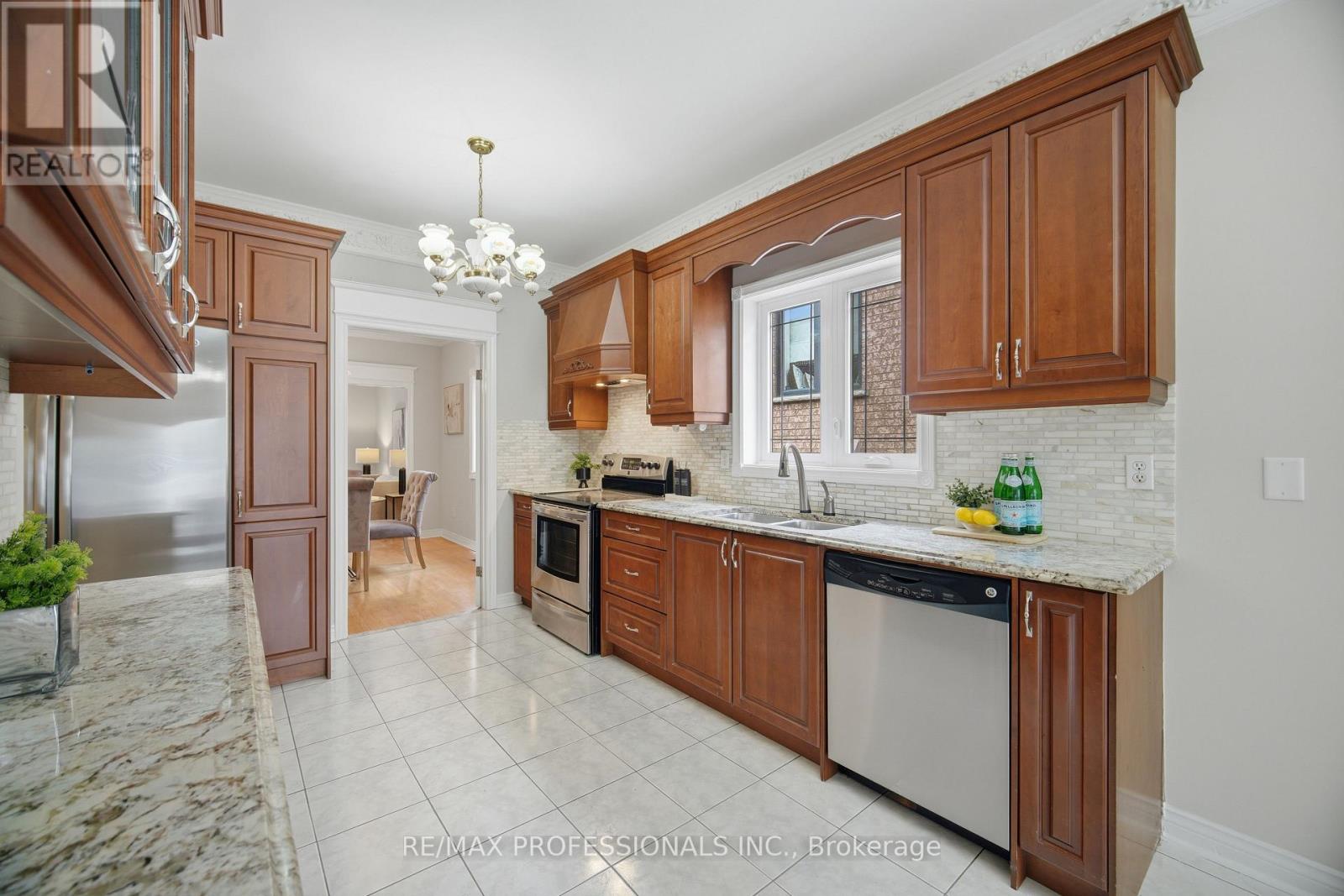 8 Piper Court, Vaughan, Ontario  L6A 1X2 - Photo 13 - N14084370