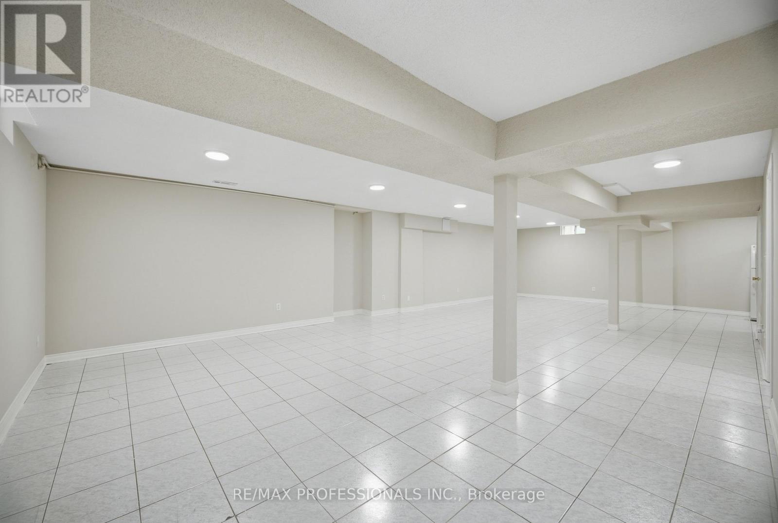 8 Piper Court, Vaughan, Ontario  L6A 1X2 - Photo 34 - N14084370