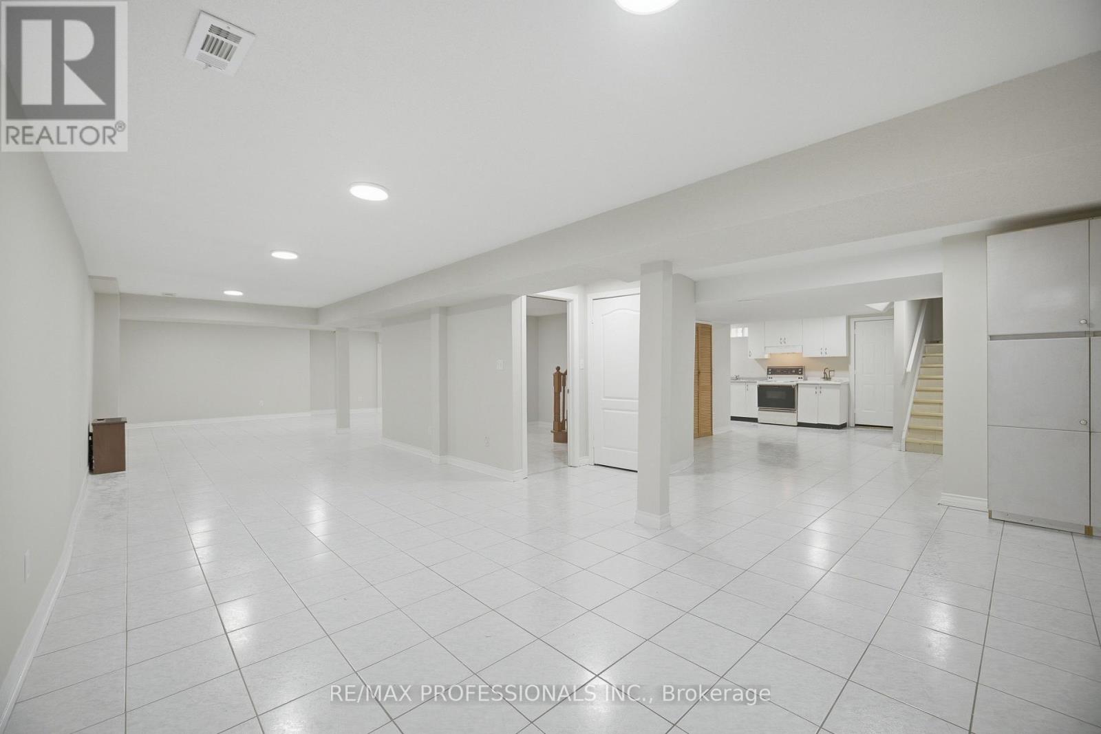 8 Piper Court, Vaughan, Ontario  L6A 1X2 - Photo 36 - N14084370