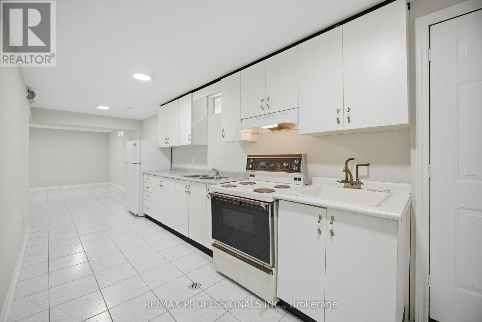 8 Piper Court, Vaughan, Ontario  L6A 1X2 - Photo 37 - N14084370
