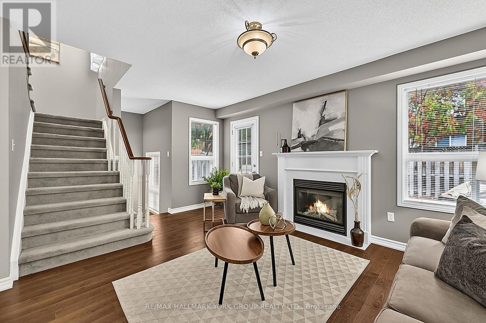 378 Marble Place, Newmarket (Woodland Hill), Ontario  L3X 2P1 - Photo 6 - N14084444