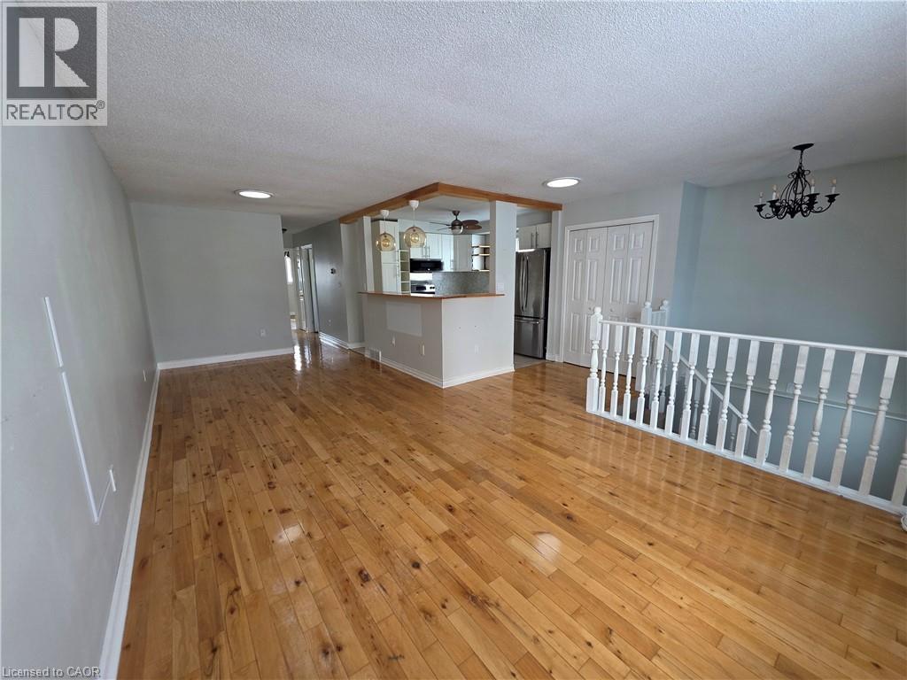 37 Fox Trail Unit# Upper, St. Catharines, Ontario  L2S 3T7 - Photo 2 - 40870877