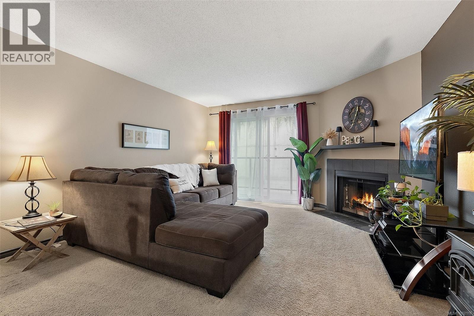 314 3255 Glasgow Ave, Saanich, British Columbia  V8X 4S4 - Photo 2 - 1052117