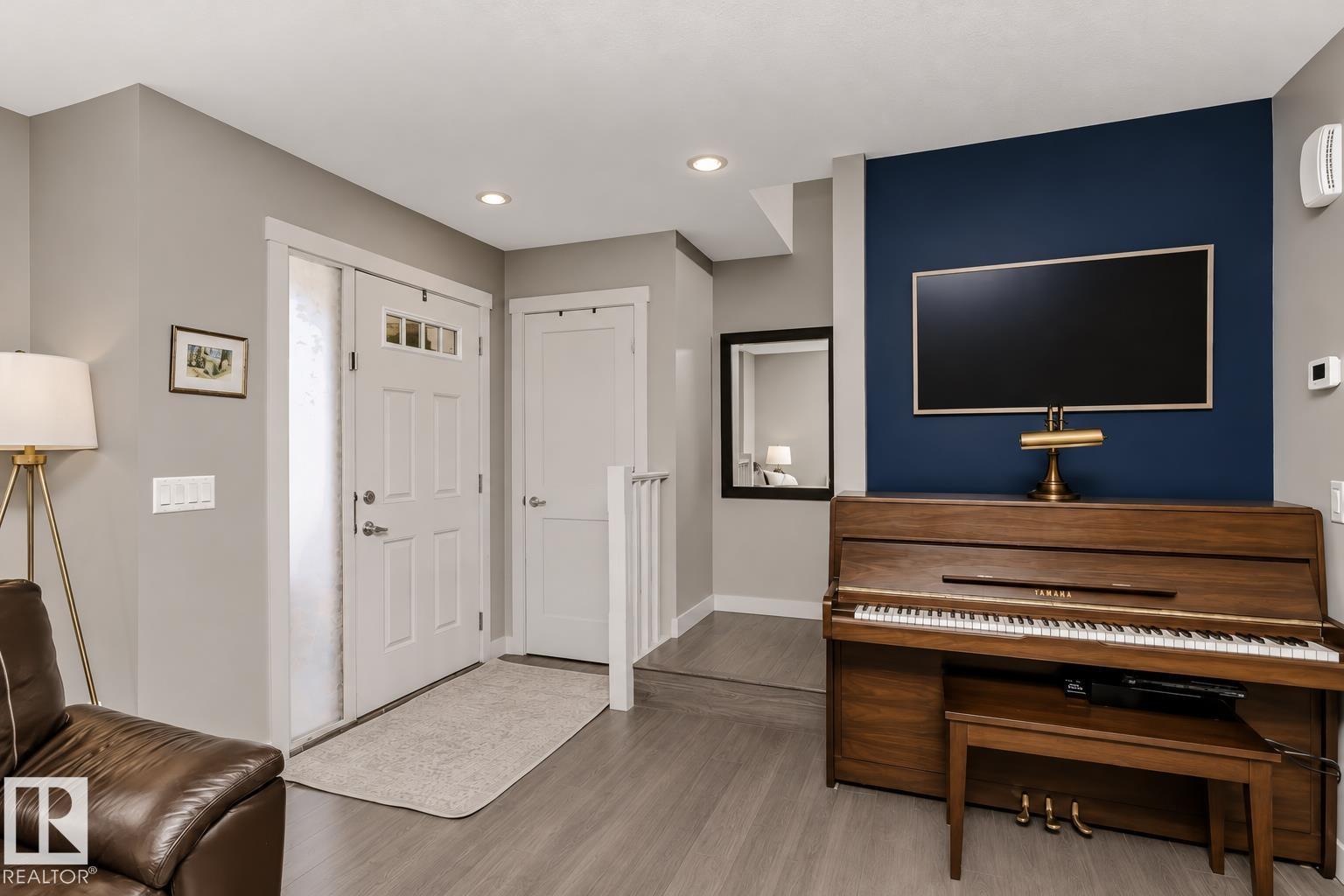 2115 TRUMPETER WY NW