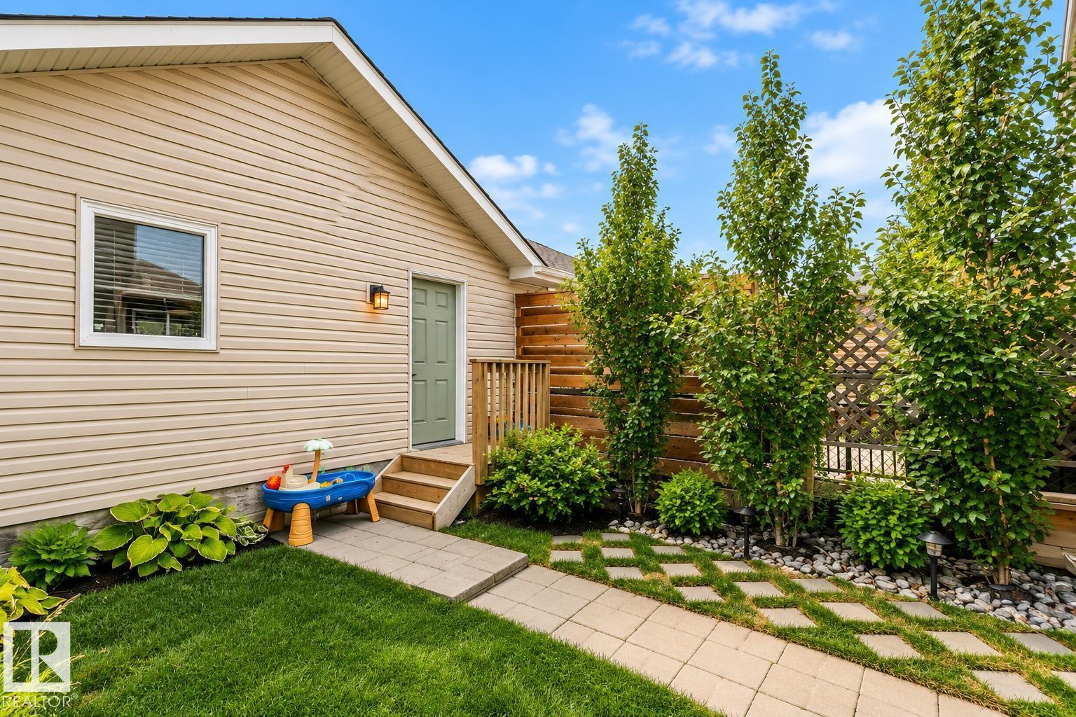 2115 TRUMPETER WY NW