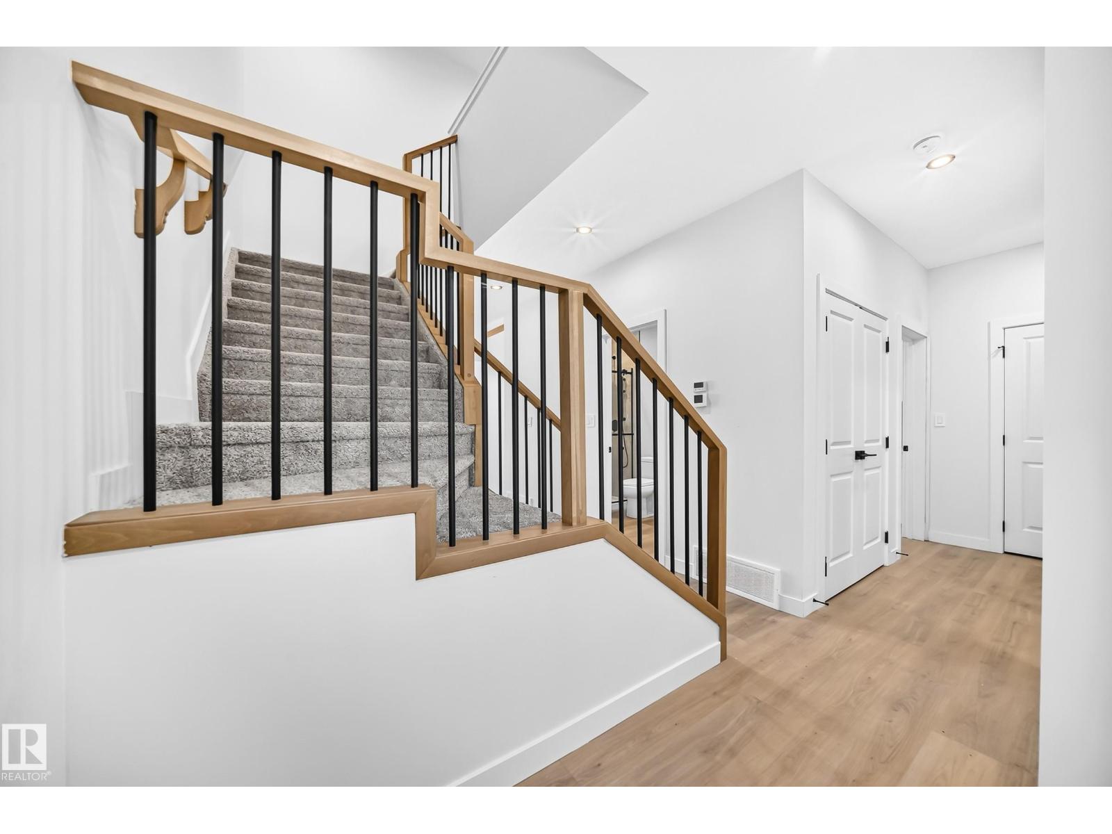 8603 224 ST NW