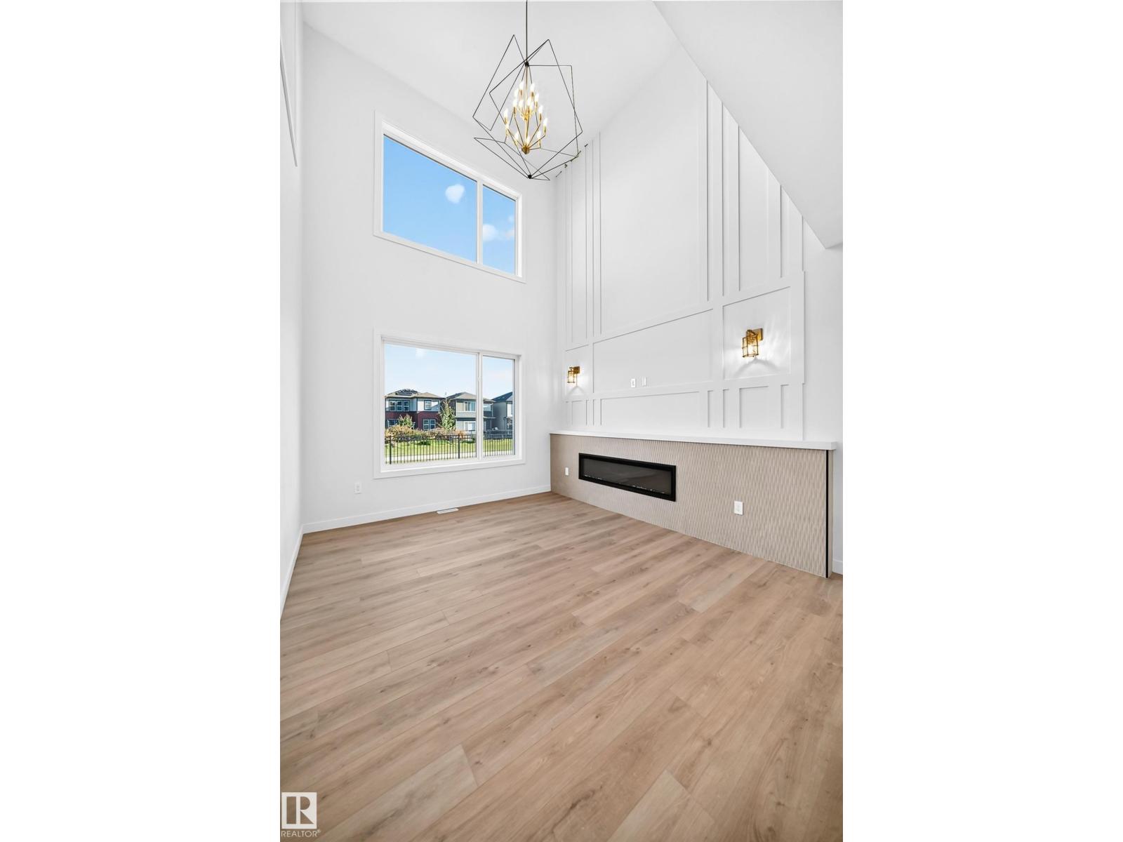 8603 224 ST NW