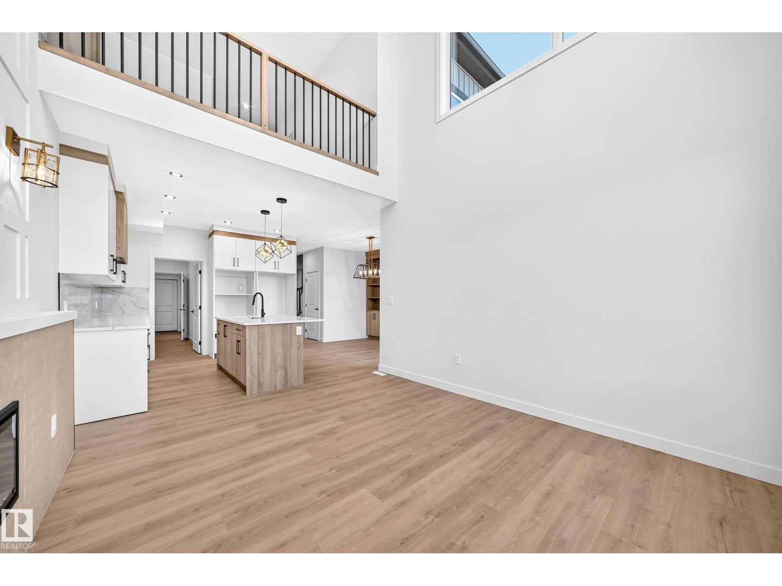 8603 224 ST NW