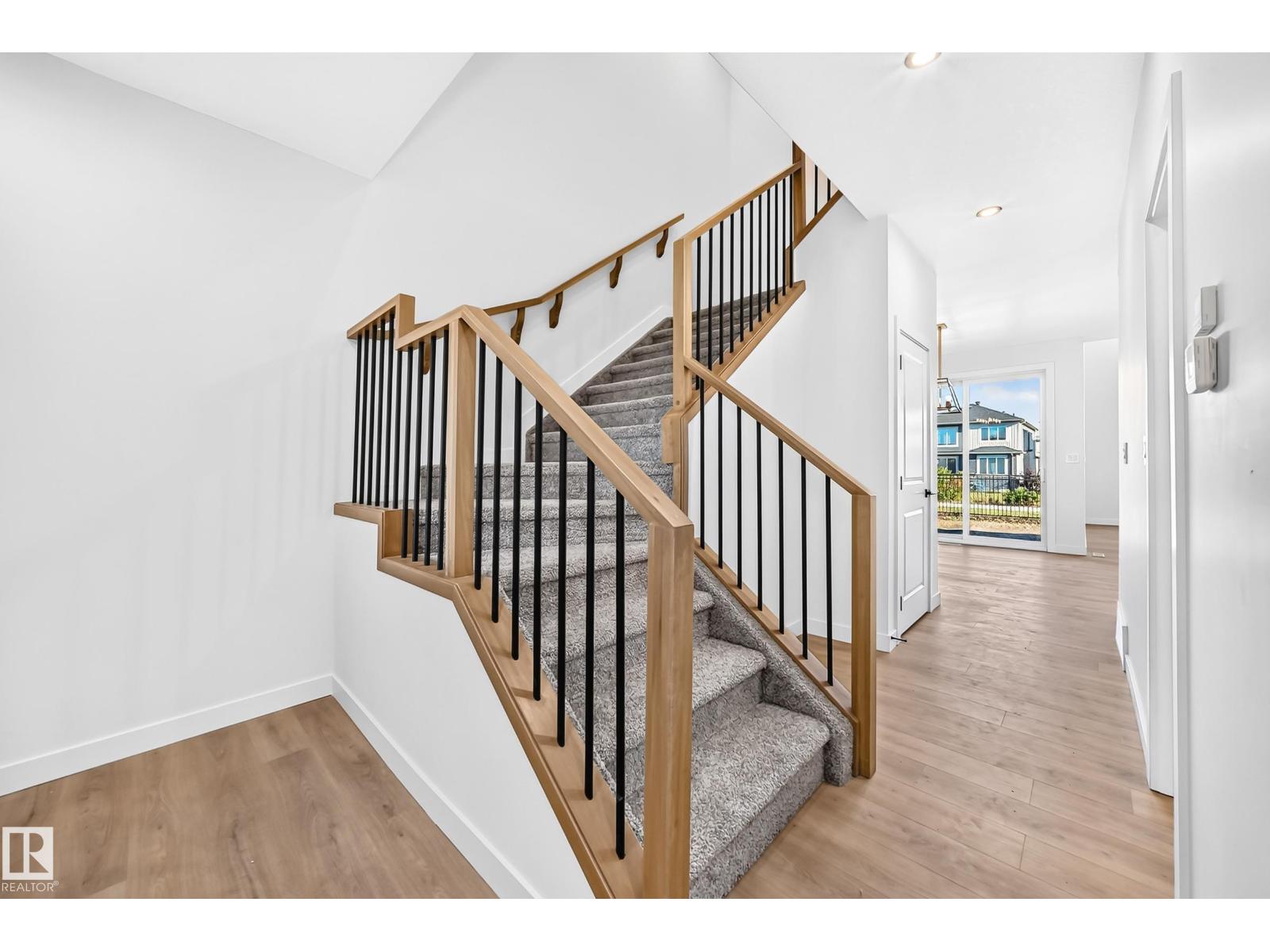 8603 224 ST NW
