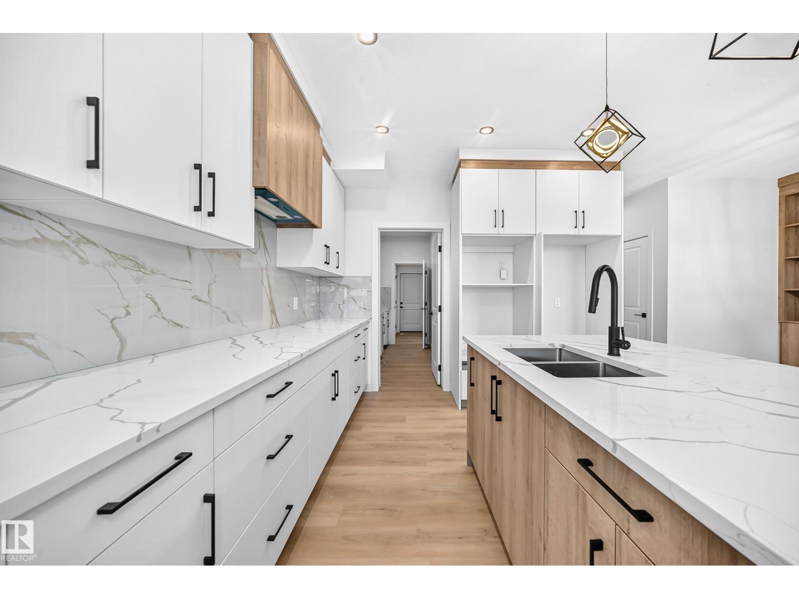 8603 224 ST NW