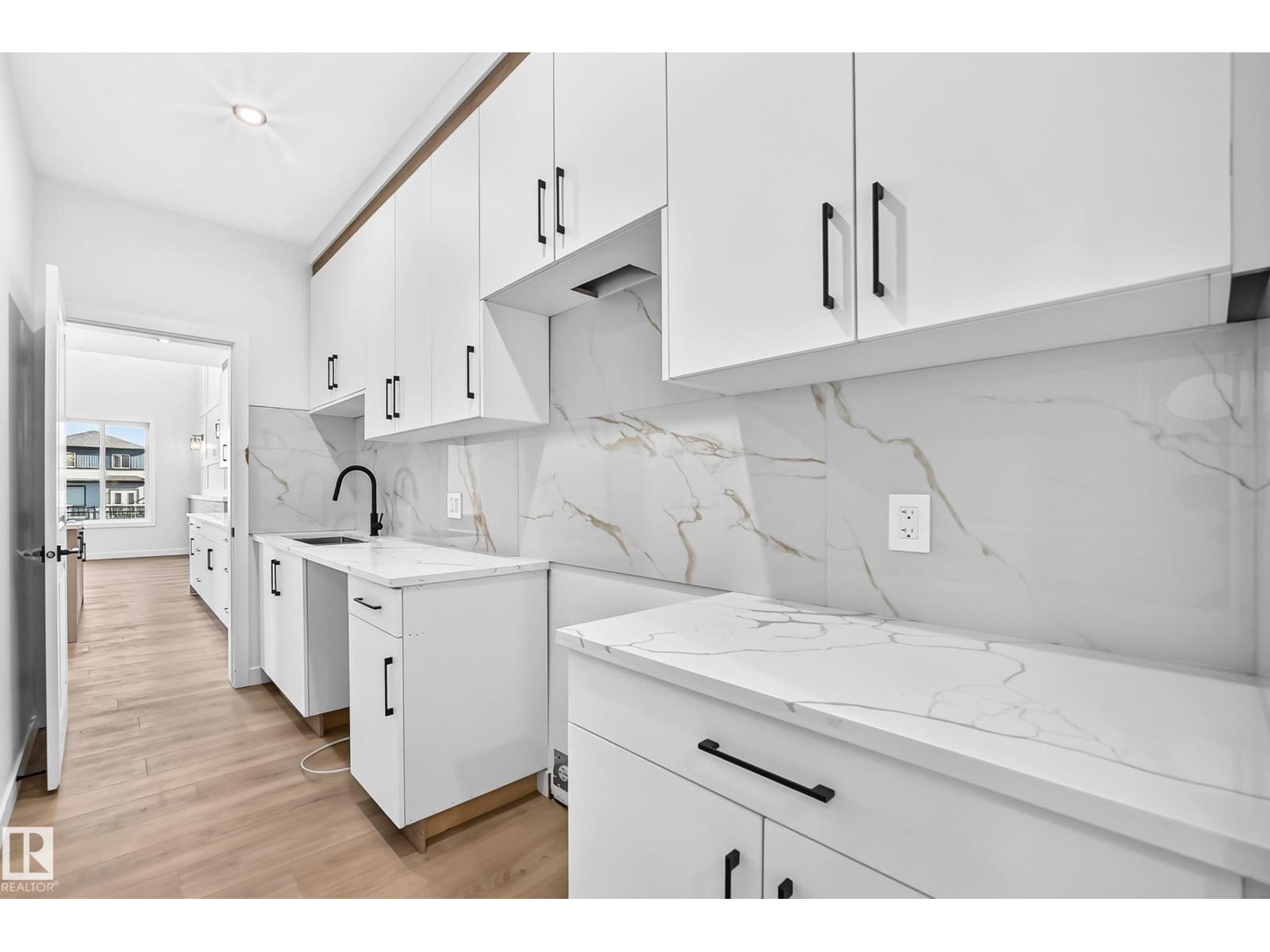 8603 224 ST NW