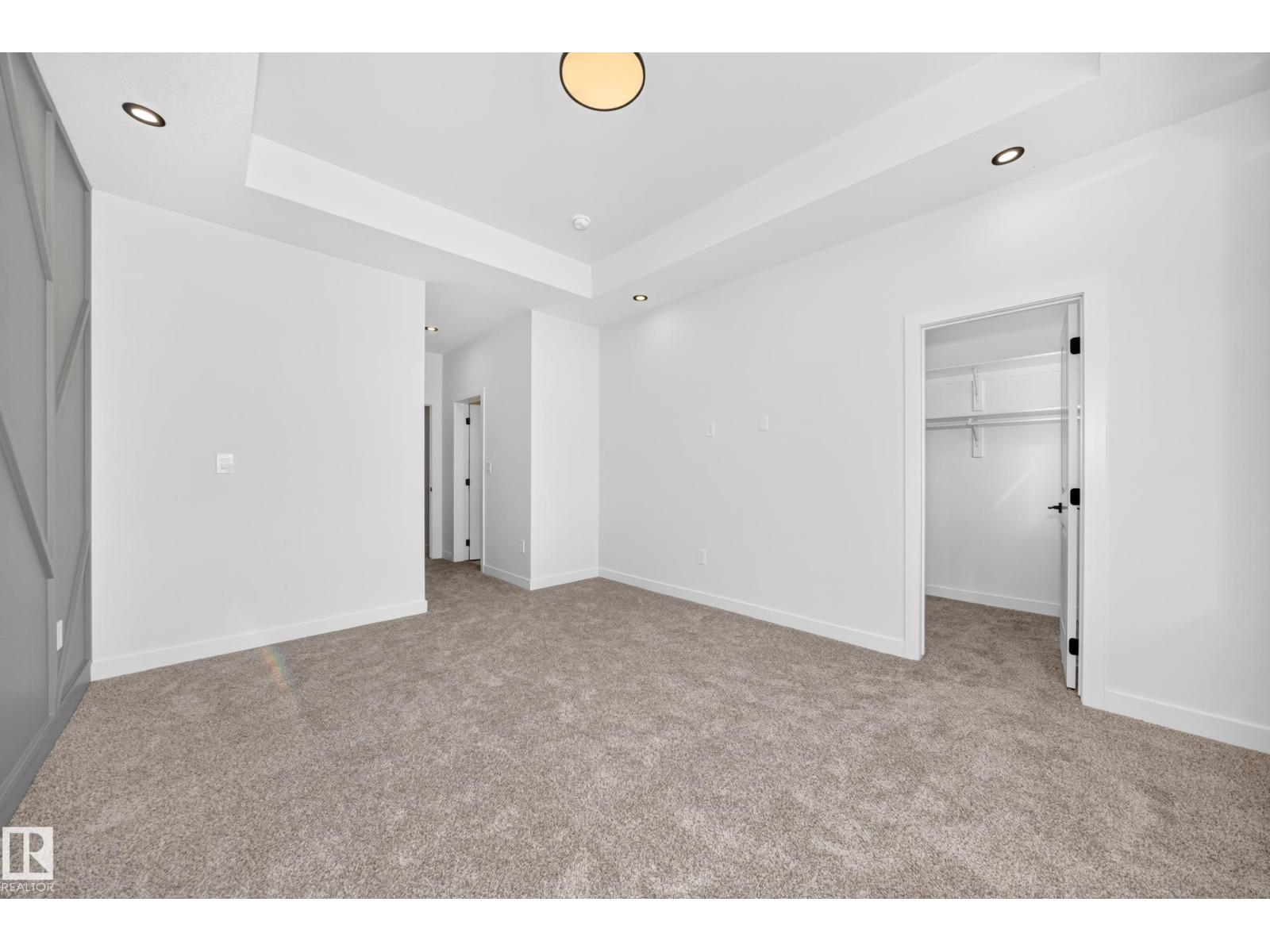 8603 224 ST NW
