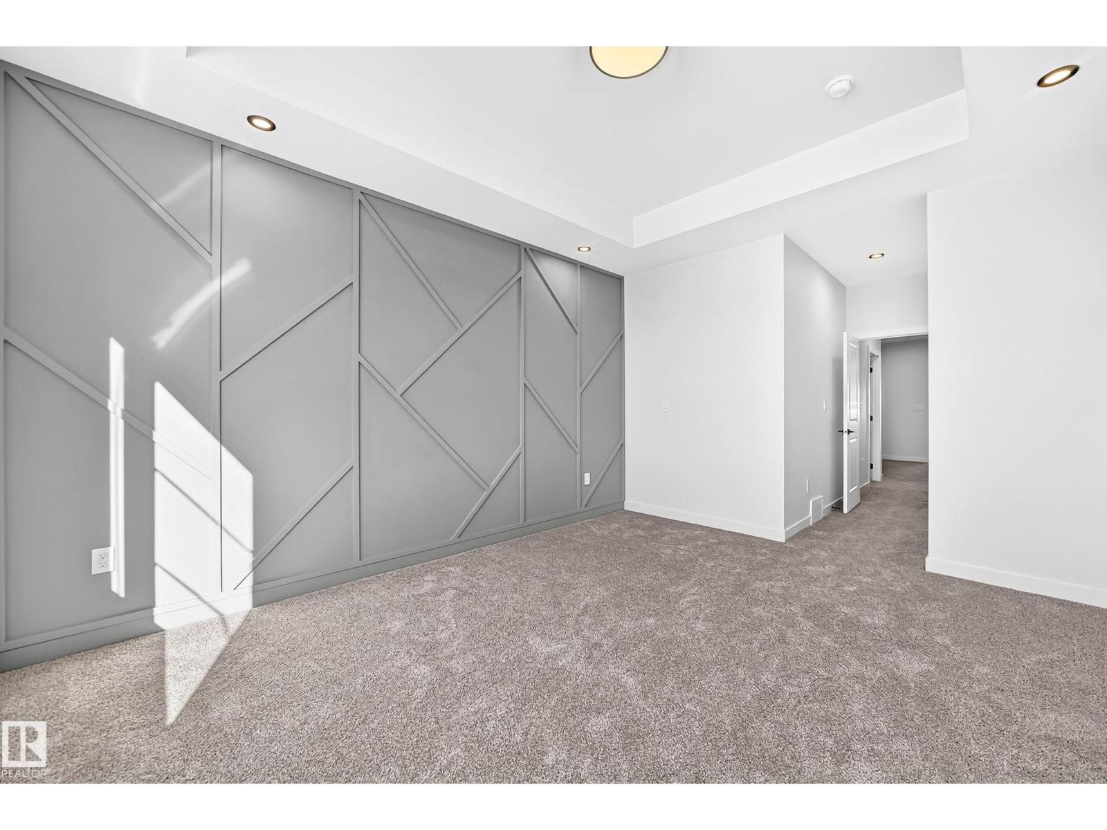 8603 224 ST NW