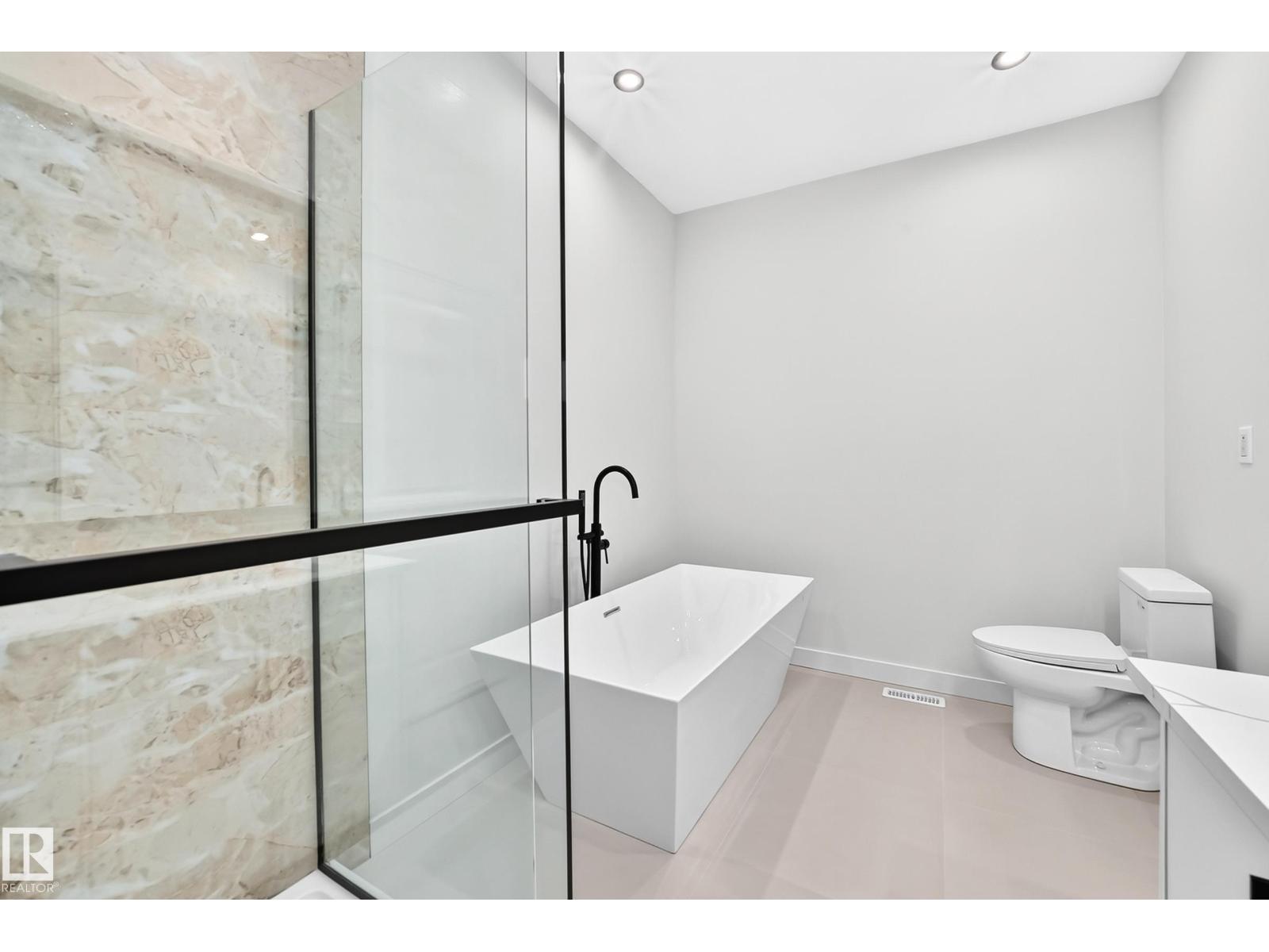 8603 224 ST NW