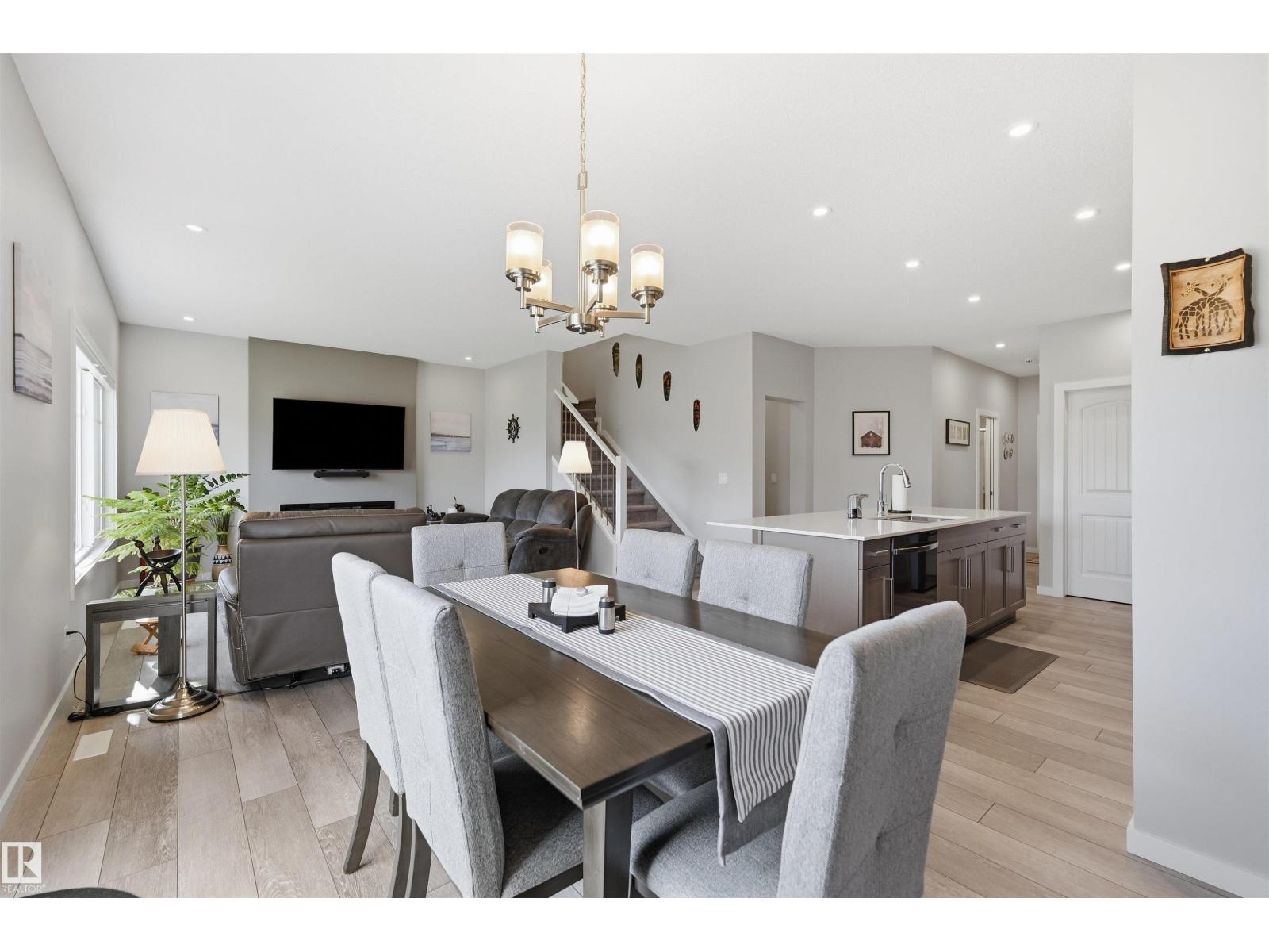 168 LARCH CR