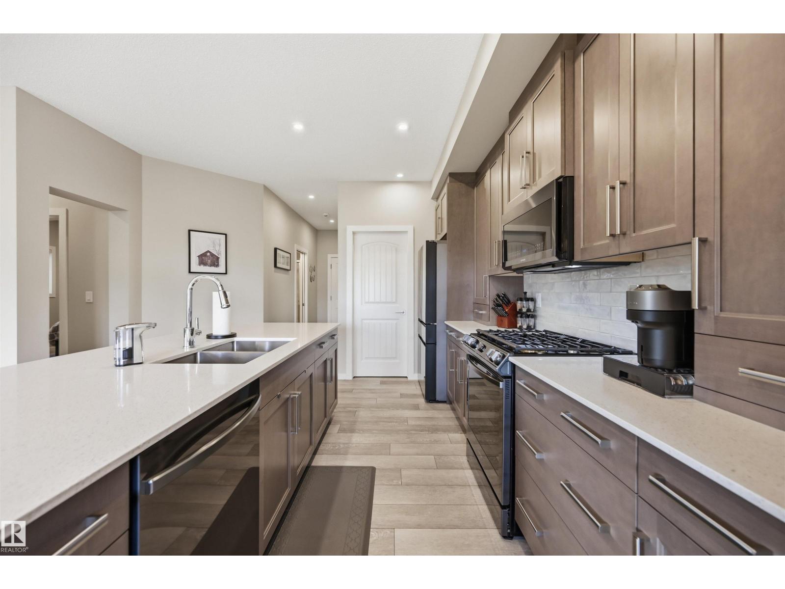 168 LARCH CR