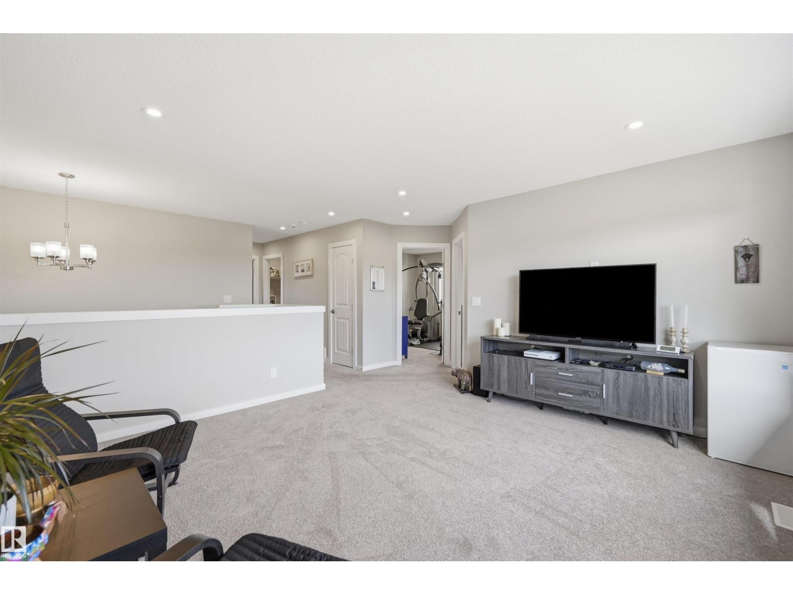 168 LARCH CR
