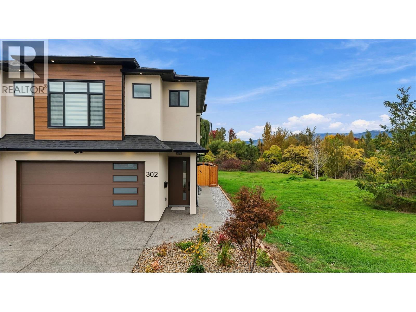 302 Sumac Road W