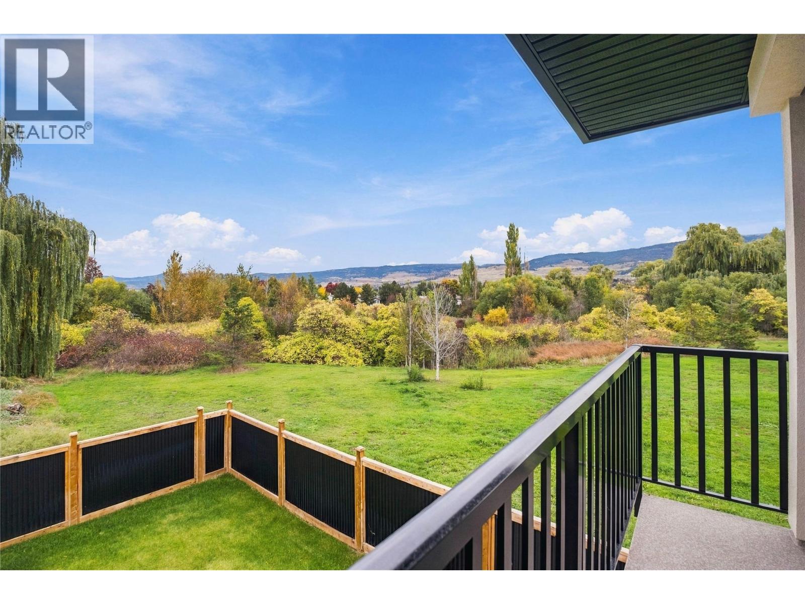 302 Sumac Road W